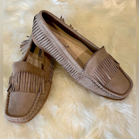 Pierre Dumas - Taupe Tan Fringe Suede Moccassins Loafers Flats Slide On Shoes - Picture 1 of 11